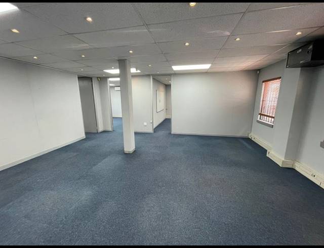 BUSINESS PROPERTY TO RENT IN DIE HOEWES